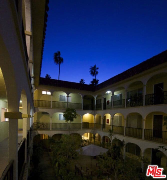 Apartment for rent at 1033 6TH Street 309, Santa Monica, CA featuring 3 beds and 2 baths