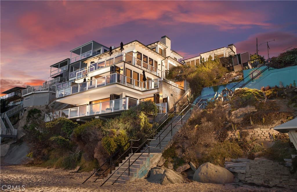 Quadruplex for rent at 160 Saint Anns Drive D, Laguna Beach, CA featuring 3 beds and 4 baths