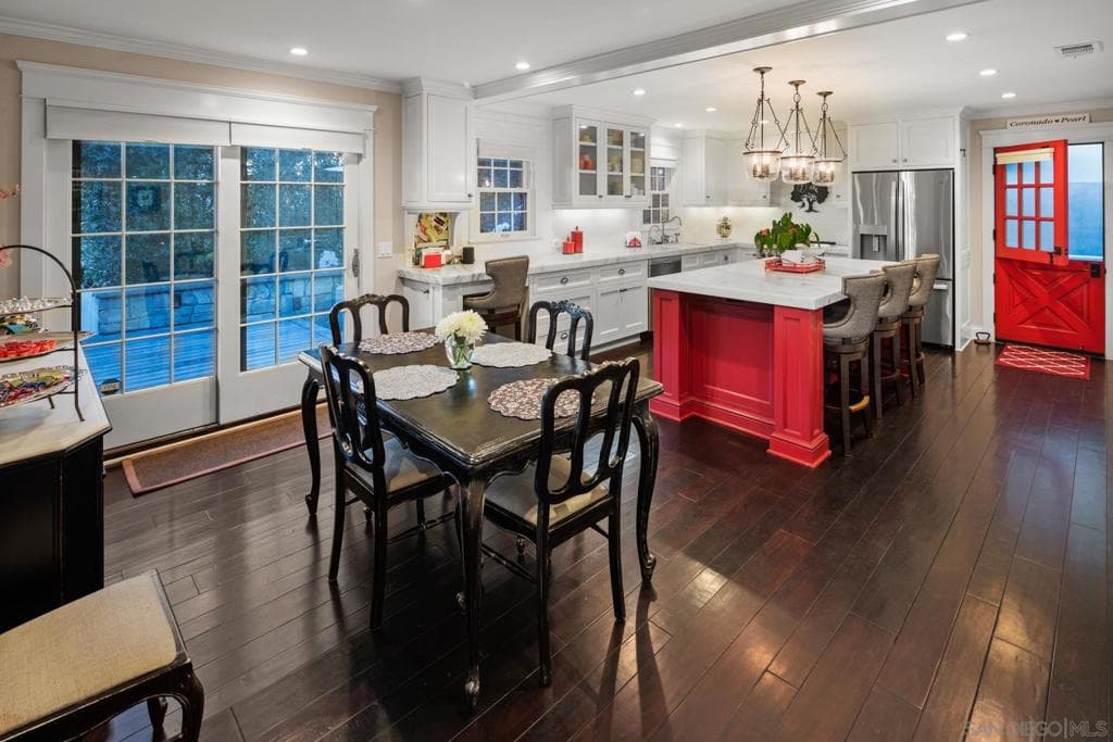 Residential Lease for rent at 501 8th, Coronado, San Diego County, CA featuring 3 beds and 3 baths
