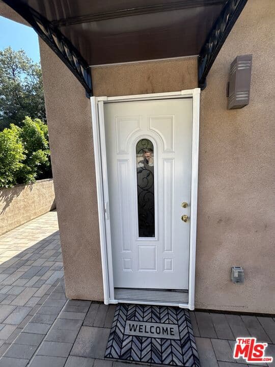 Apartment for rent at 1611 Bel Aire Drive, Glendale, CA featuring 1 bed and 1 bath