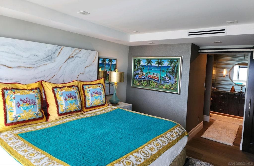 Residential Lease for rent at 1760 Avenida Del Mundo 308, Coronado, San Diego County, CA featuring 2 beds and 2 baths