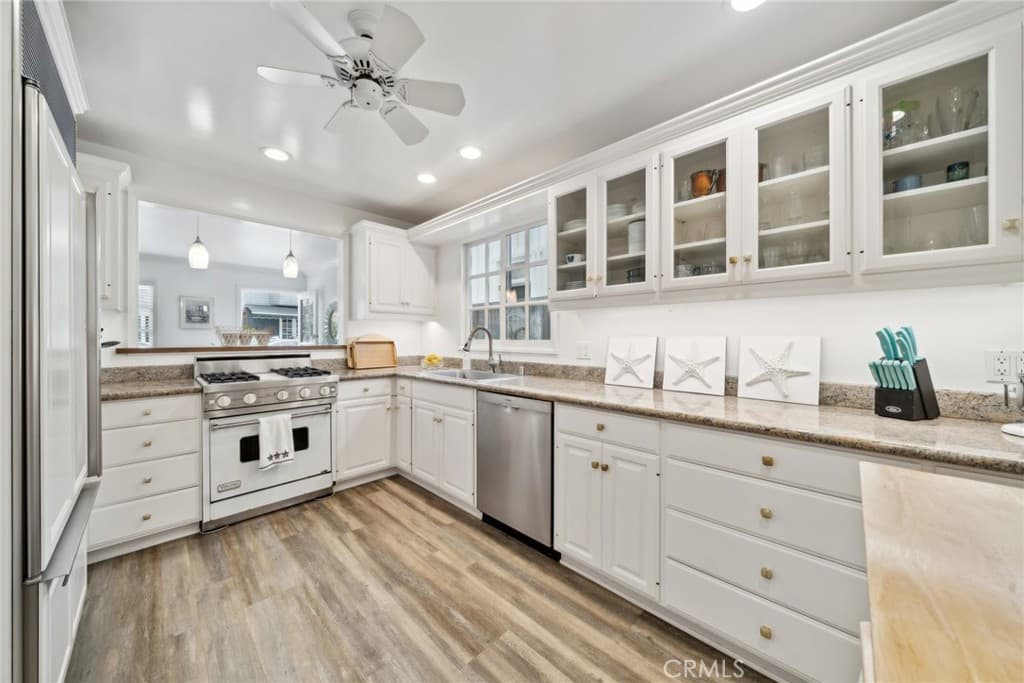 Duplex for rent at 117 Amethyst Avenue, Newport Beach, CA featuring 3 beds and 2 baths