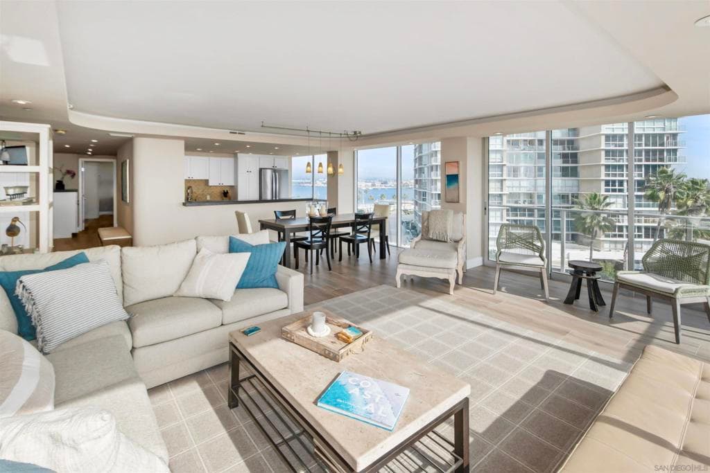 Residential Lease for rent at 1810 Avenida Del Mundo 508, Coronado, San Diego County, CA featuring 3 beds and 2 baths