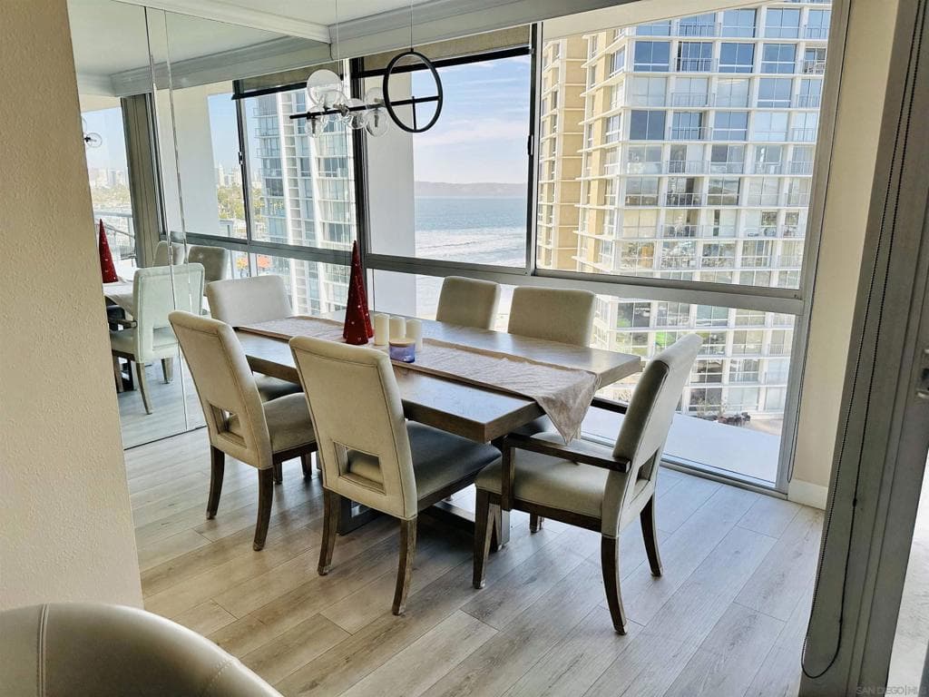 Residential Lease for rent at 1730 Avenida Del Mundo 805, Coronado, San Diego County, CA featuring 1 bed and 1 bath