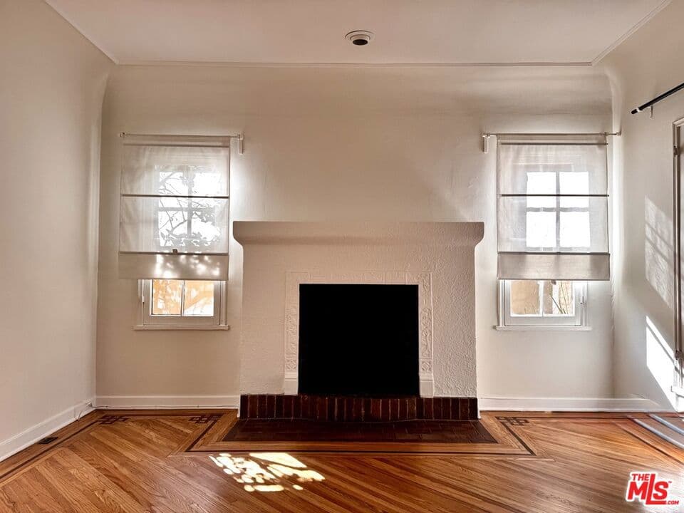 Single Family Residence for rent at 8924 Ashcroft Avenue, West Hollywood, CA featuring 2 beds and 2 baths