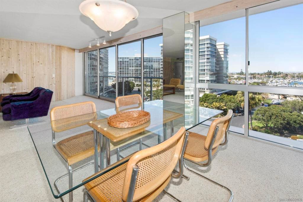 Residential Lease for rent at 1780 Avenida Del Mundo 602, Coronado, San Diego County, CA featuring 2 beds and 2 baths