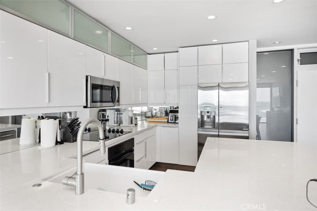Condominium for rent at 31755 Coast 106, Laguna Beach, CA featuring 2 beds and 2 baths
