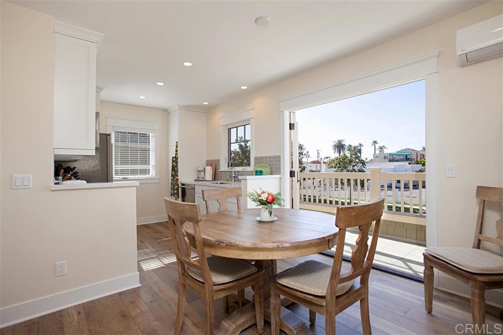 Residential Lease for rent at 711 C Avenue, Coronado, San Diego County, CA featuring 2 beds and 1 bath