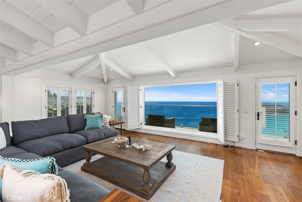 Single Family Residence for rent at 100 S La Senda, Laguna Beach, CA featuring 3 beds and 4 baths