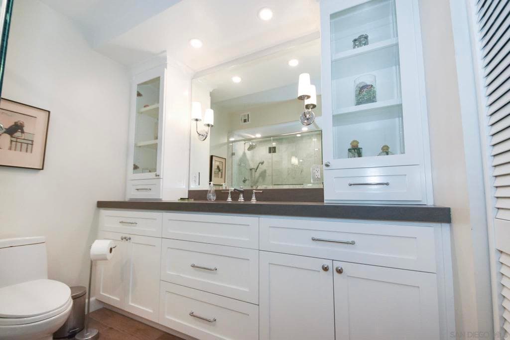 Residential Lease for rent at 1710 Avenida Del Mundo 1008, Coronado, San Diego County, CA featuring 2 beds and 2 baths