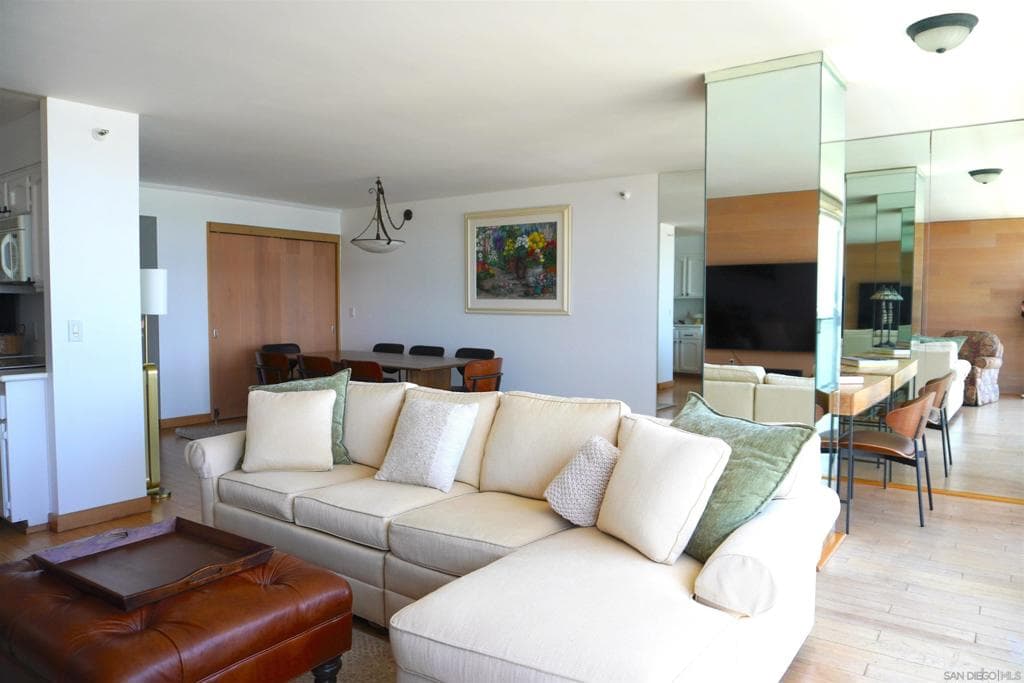 Residential Lease for rent at 1820 Avenida Del Mundo 808, Coronado, San Diego County, CA featuring 2 beds and 2 baths