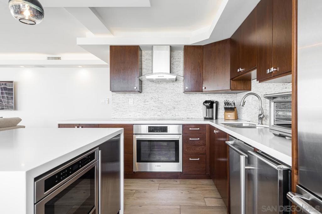Residential Lease for rent at 1760 Avenida Del Mundo 609, Coronado, San Diego County, CA featuring 3 beds and 3 baths
