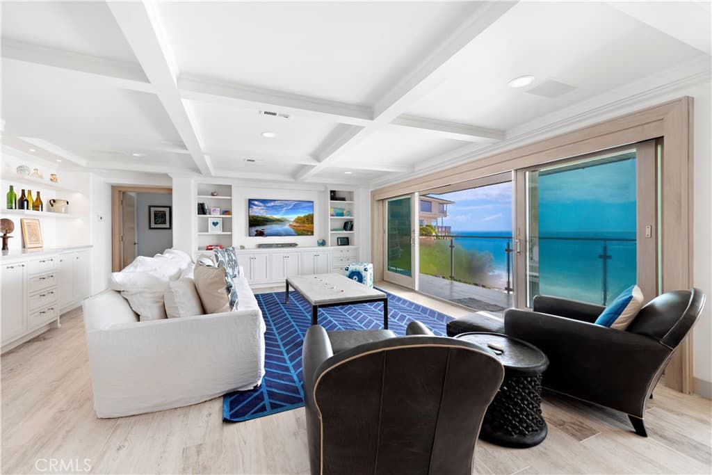 Single Family Residence for rent at 16 N La Senda Drive, Laguna Beach, CA featuring 4 beds and 3 baths
