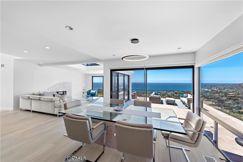 Single Family Residence for rent at 940 Summit Drive, Laguna Beach, CA featuring 4 beds and 4 baths