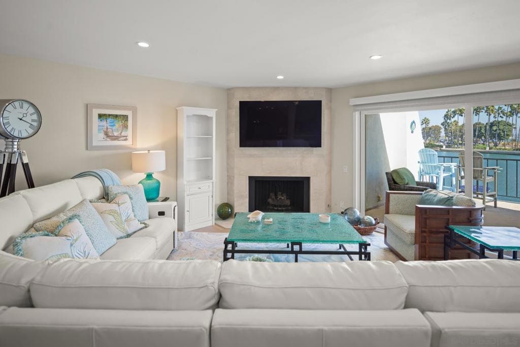 Residential Lease for rent at 8 Antigua Ct, Coronado, San Diego County, CA featuring 3 beds and 2 baths