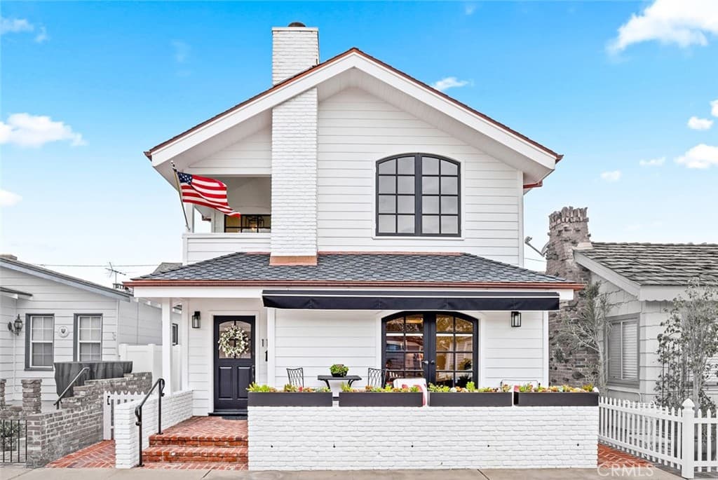 Duplex for rent at 117 Marine Avenue, Newport Beach, CA featuring 5 beds and 5 baths