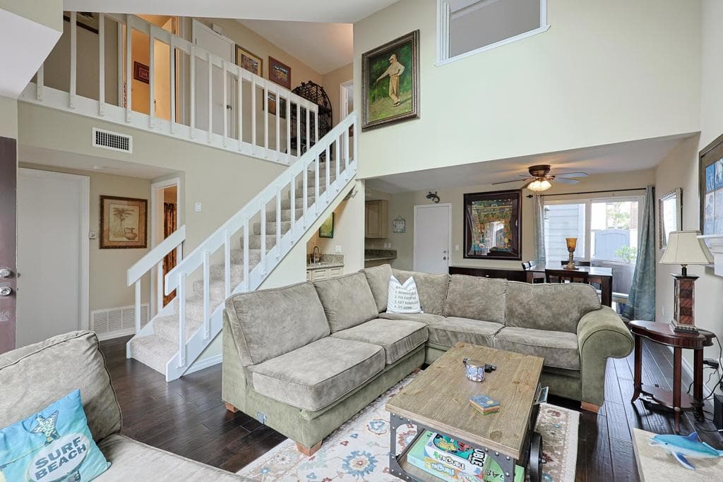 Residential Lease for rent at 1415 1st Street, Coronado, San Diego County, CA featuring 2 beds and 3 baths