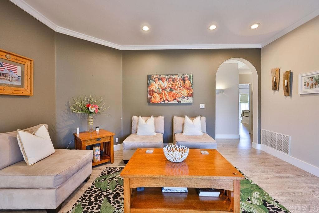 Residential Lease for rent at 229 Orange 3, Coronado, San Diego County, CA featuring 2 beds and 2 baths