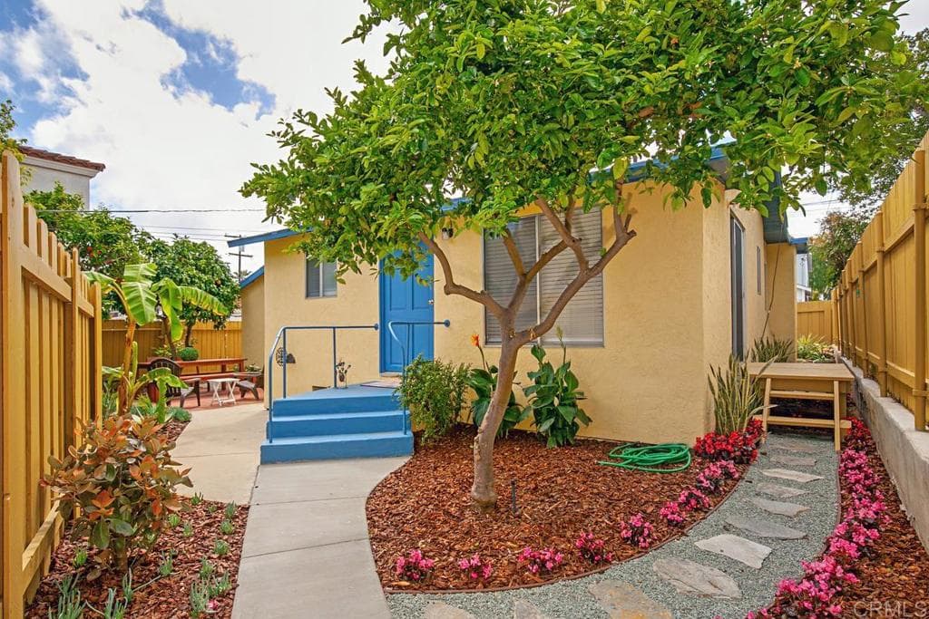 Residential Lease for rent at 336 F Ave, Coronado, San Diego County, CA featuring 2 beds and 2 baths