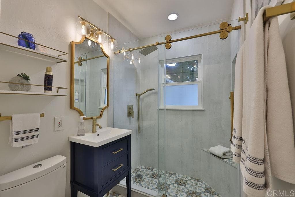 Residential Lease for rent at 464 G Ave, Coronado, San Diego County, CA featuring 1 bed and 1 bath