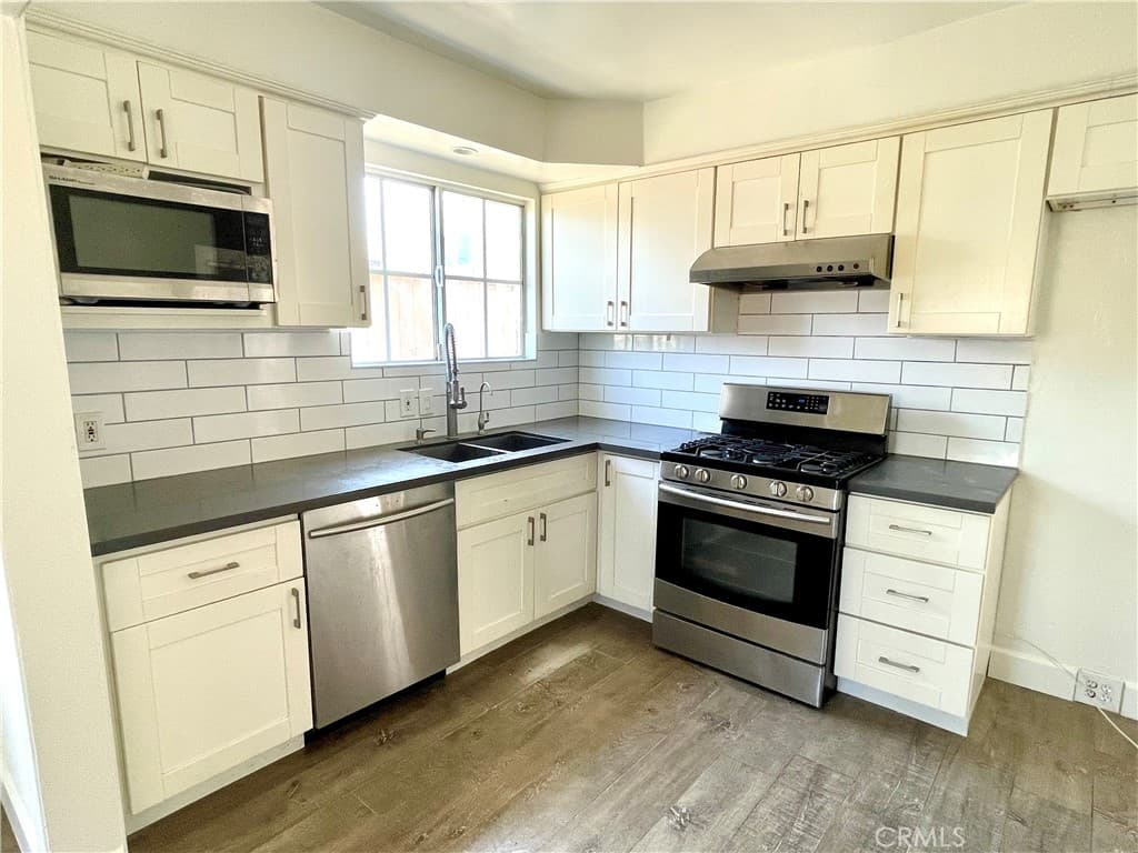 Triplex for rent at 17229 Atkinson, Torrance, CA featuring 3 beds and 1 bath