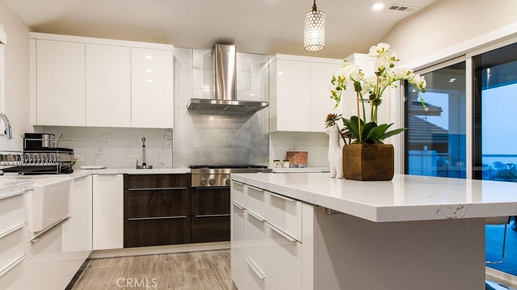 Single Family Residence for rent at 16 North Stonington, Laguna Beach, CA featuring 4 beds and 5 baths