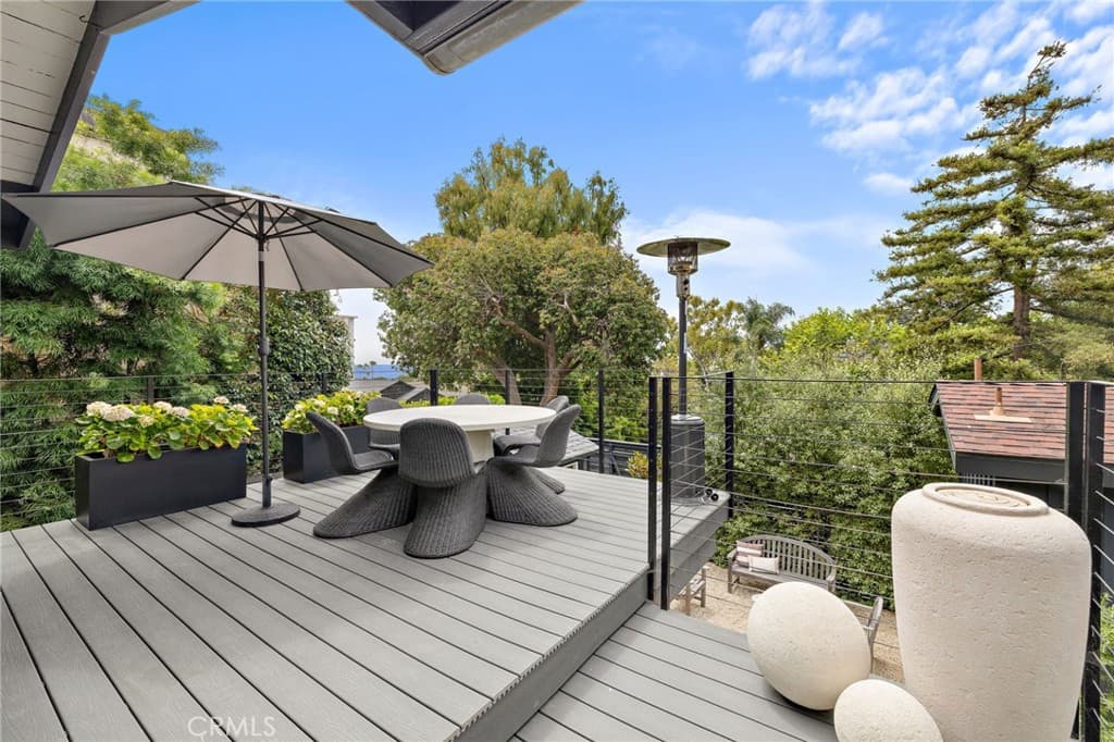 Single Family Residence for rent at 592 Bluebird Canyon Drive, Laguna Beach, CA featuring 3 beds and 4 baths