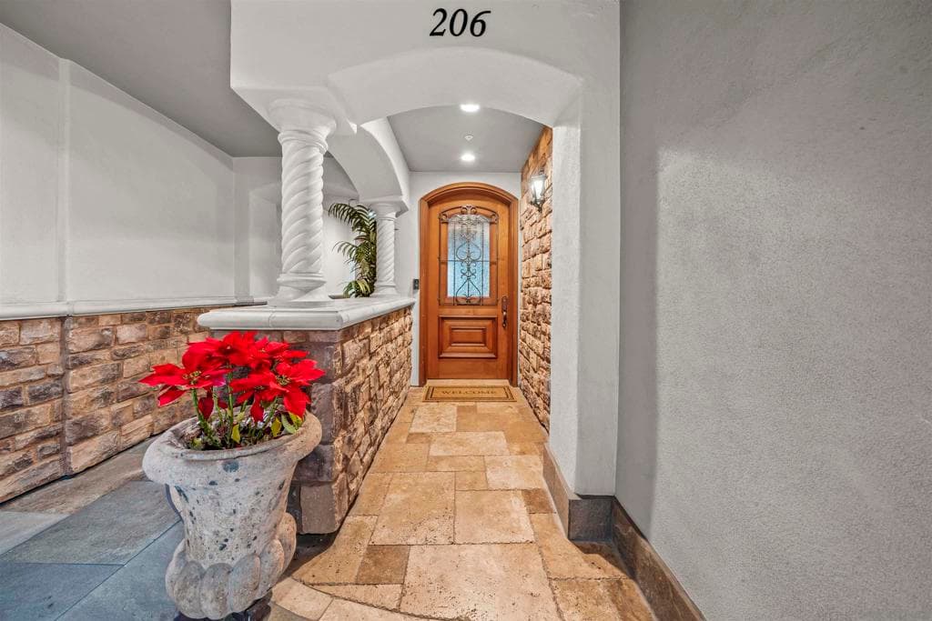 Residential Lease for rent at 120 C Ave 206, Coronado, San Diego County, CA featuring 3 beds and 2 baths