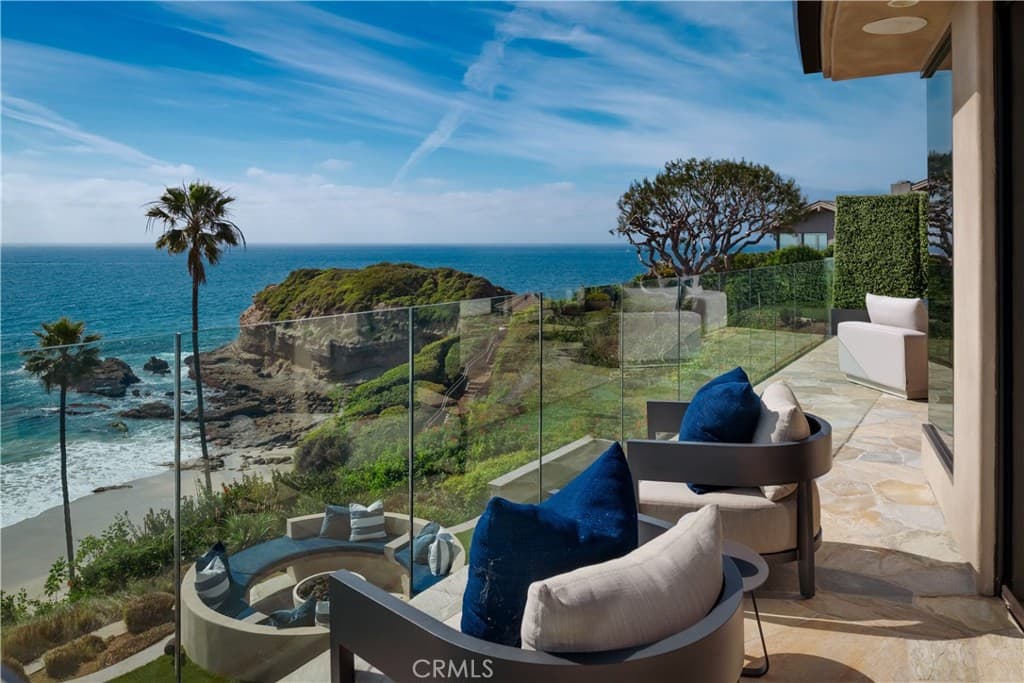 Single Family Residence for rent at 26 S La Senda, Laguna Beach, CA featuring 4 beds and 6 baths