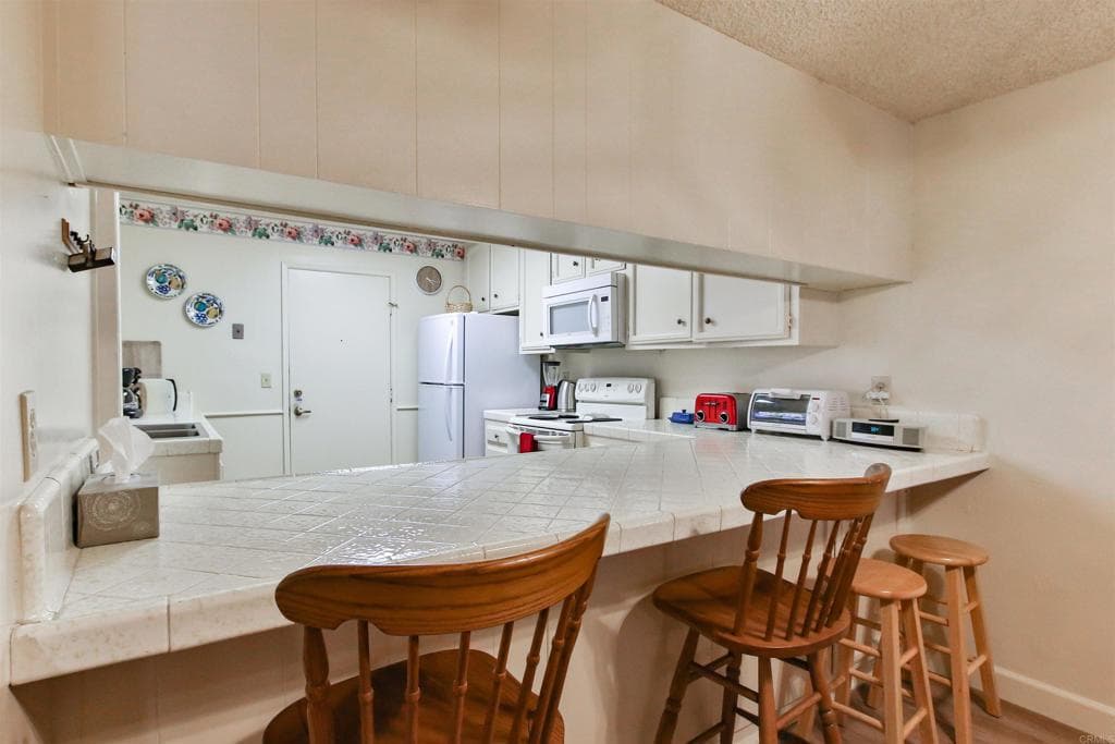 Residential Lease for rent at 1068 Isabella Avenue, Coronado, San Diego County, CA featuring 3 beds and 3 baths