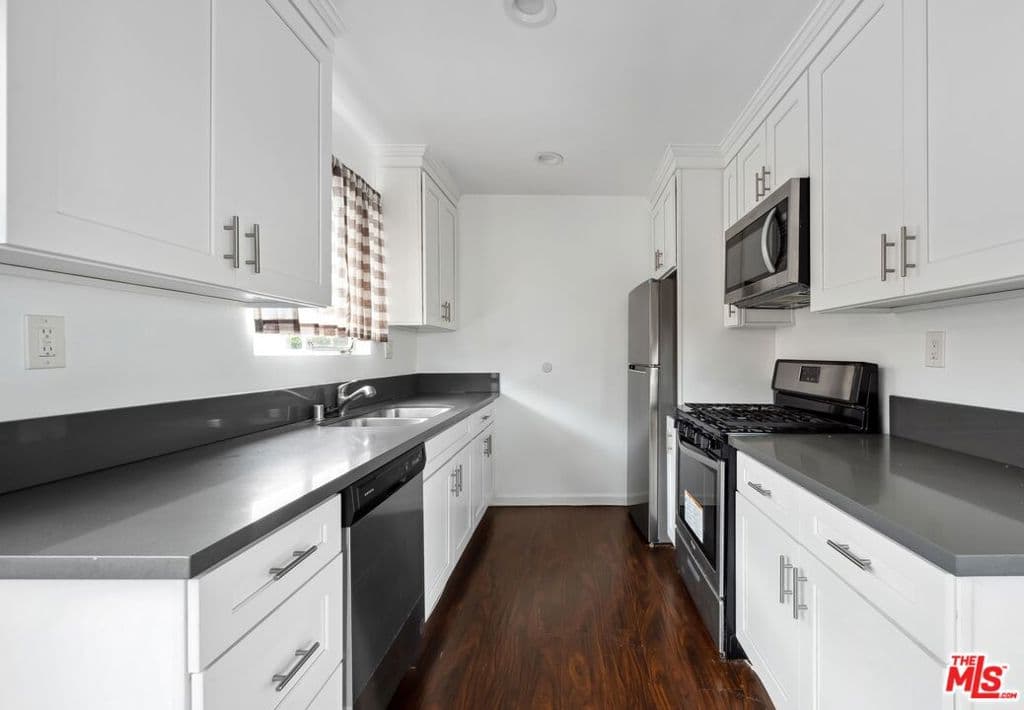 Condominium for rent at 7550 Fountain 10, West Hollywood, CA featuring 2 beds and 2 baths
