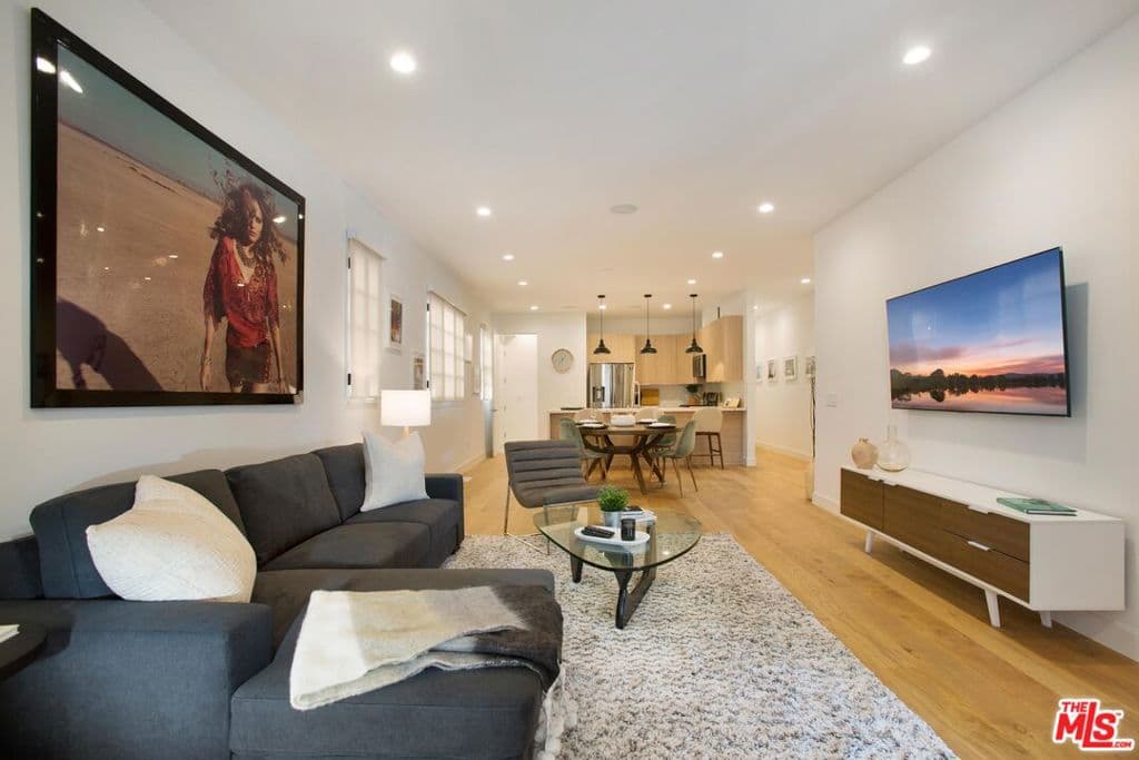 Residential Lease for rent at 418 N Stanley Avenue 420, Los Angeles, Los Angeles County, CA featuring 2 beds and 3 baths