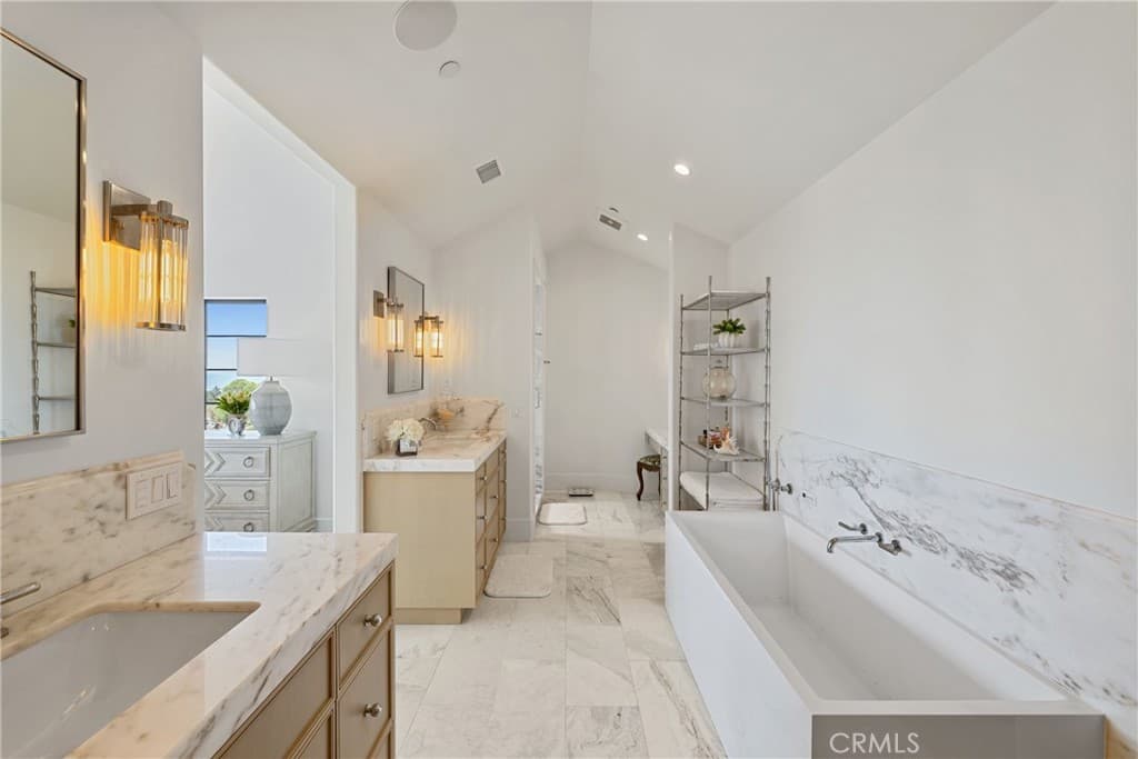 Single Family Residence for rent at 250 High Drive, Laguna Beach, CA featuring 4 beds and 5 baths