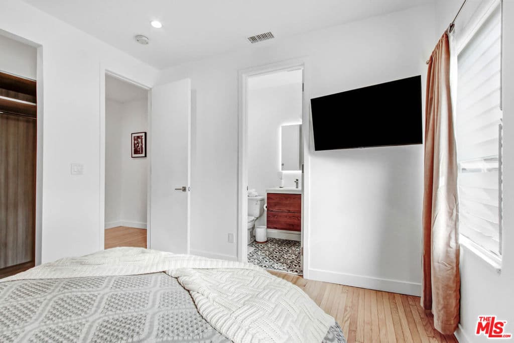 Residential Lease for rent at 434 N Ogden Drive 434 1/2, Los Angeles, Los Angeles County, CA featuring 2 beds and 2 baths
