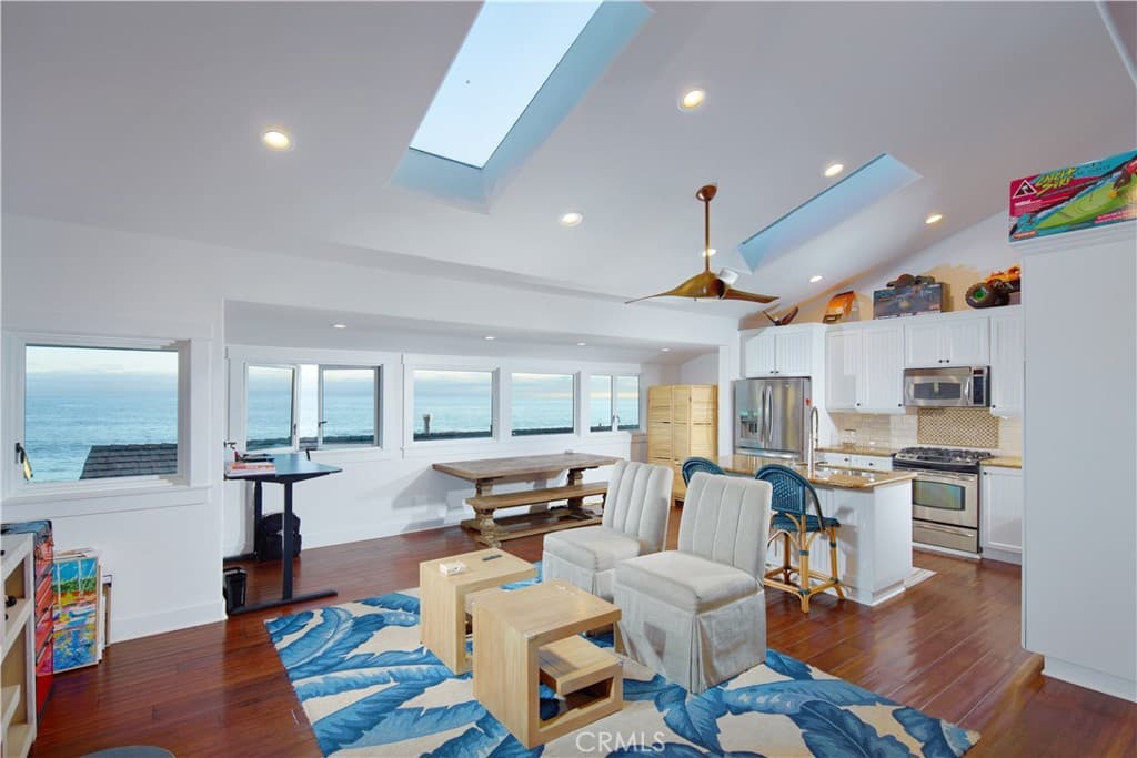 Duplex for rent at 2859 Wards Terrace, Laguna Beach, CA featuring 2 beds and 2 baths