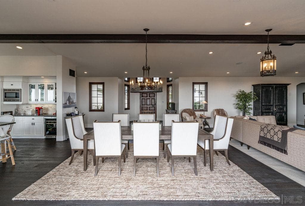 Residential Lease for rent at 604 Camino de Orchidia, Encinitas, San Diego County, CA featuring 4 beds and 4 baths