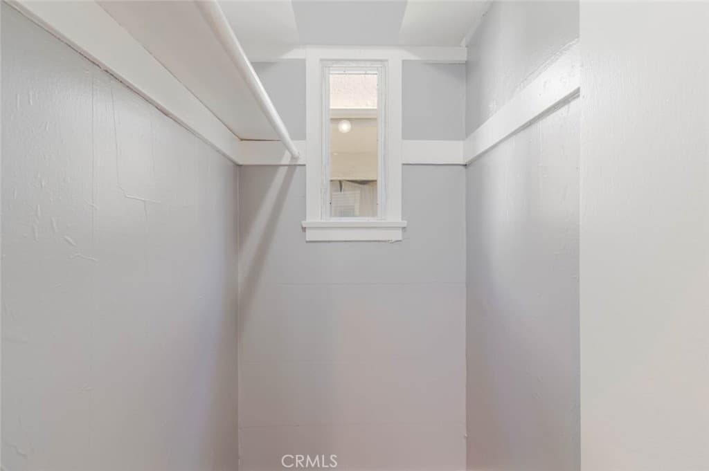 Condominium for rent at 1051 Western Avenue B, Glendale, CA featuring 1 bed and 1 bath