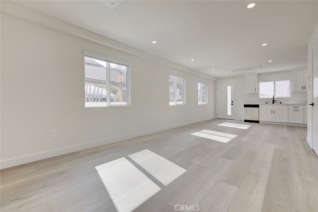 Duplex for rent at 1070 Allen D, Glendale, CA featuring 2 beds and 2 baths