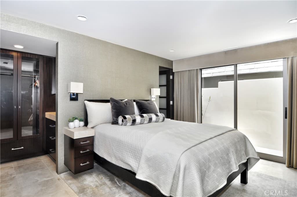 Single Family Residence for rent at 71 Linda Isle, Newport Beach, CA featuring 4 beds and 5 baths