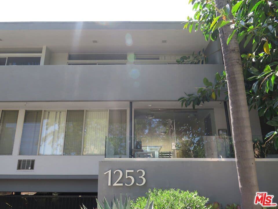 Apartment for rent at 1253 N Hayworth Avenue 109, West Hollywood, CA featuring 1 bed and 1 bath