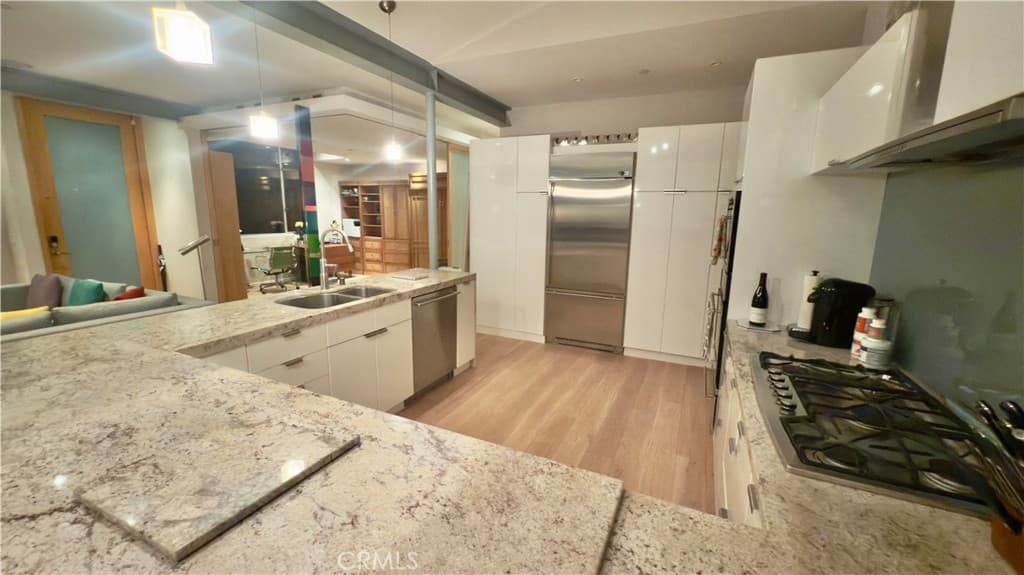 Single Family Residence for rent at 31676 Seacove Drive, Laguna Beach, CA featuring 2 beds and 2 baths
