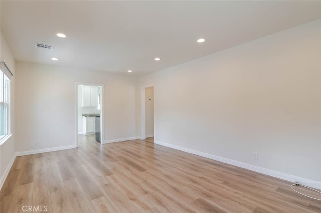Condominium for rent at 1466 Stanley Avenue, Glendale, CA featuring 1 bed and 1 bath