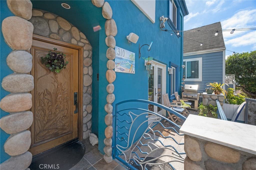 Single Family Residence for rent at 310 30th, Hermosa Beach, CA featuring 5 beds and 5 baths