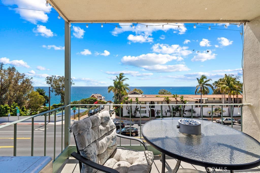 Condominium for rent at 240 Moss 4, Laguna Beach, CA featuring 2 beds and 2 baths