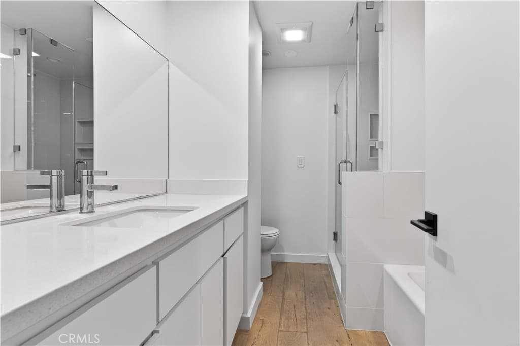 Condominium for rent at 838 N Doheny 505, West Hollywood, CA featuring 1 bed and 2 baths