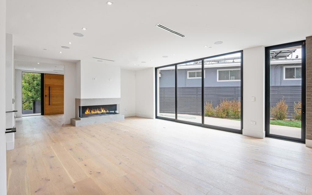 Single Family Residence for rent at 1030 Centinela, Santa Monica, CA featuring 5 beds and 6 baths
