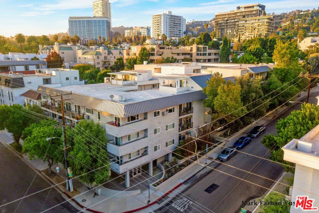 Condominium for rent at 9005 Cynthia Street 413, West Hollywood, CA featuring 1 bed and 1 bath