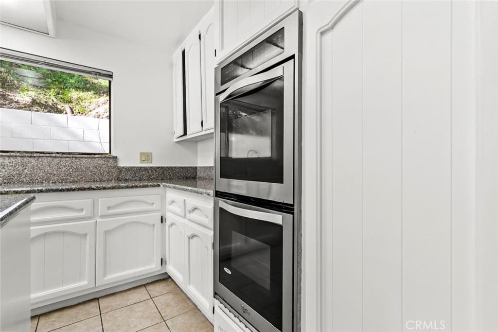 Single Family Residence for rent at 1321 Greenbriar Road, Glendale, CA featuring 4 beds and 4 baths