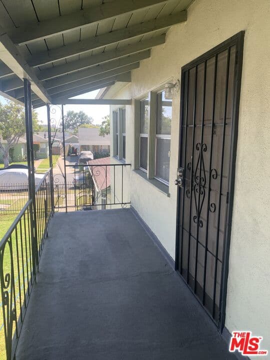 Condominium for rent at 11508 Simms Avenue, Inglewood, CA featuring 1 bed and 1 bath
