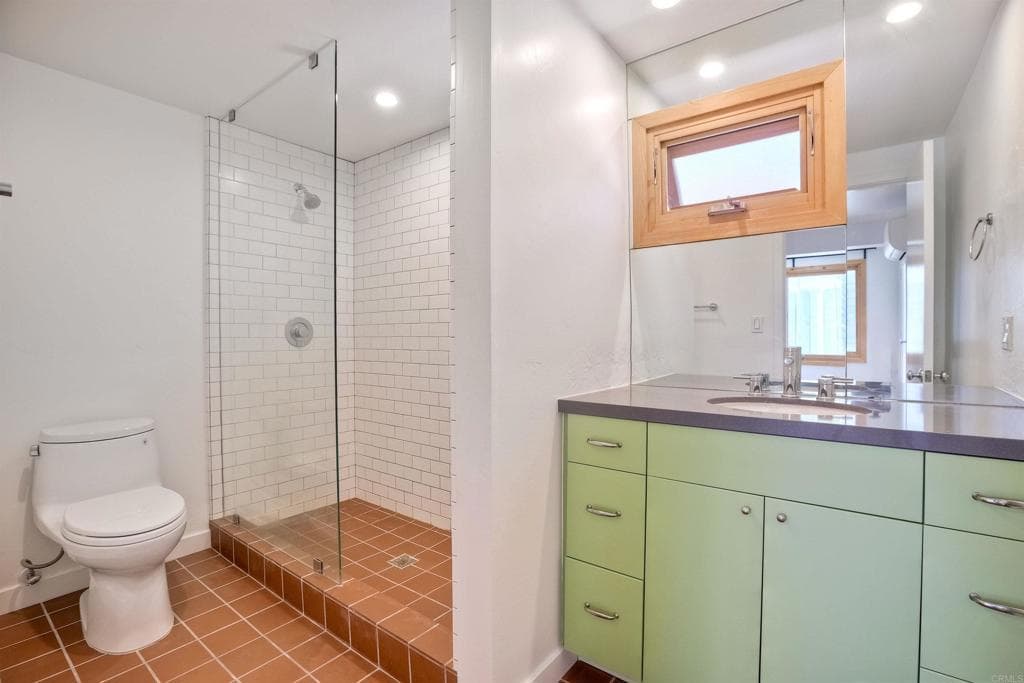 Residential Lease for rent at 939 Olive Street 2, Coronado, San Diego County, CA featuring 1 bed and 1 bath